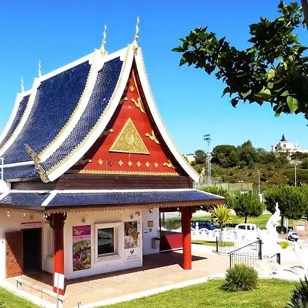 Tranquil Escape In Historic Διαμέρισμα Benalmádena