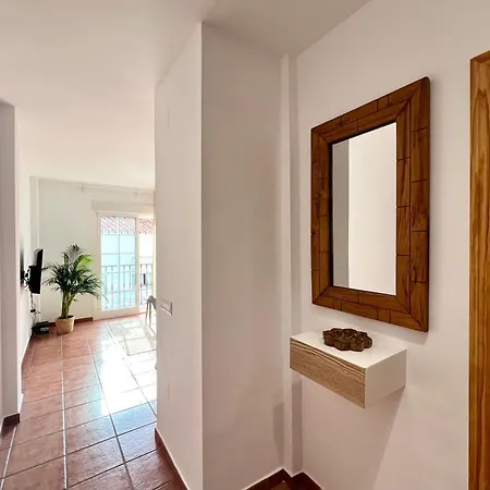 Tranquil Escape In Historic Διαμέρισμα Benalmádena